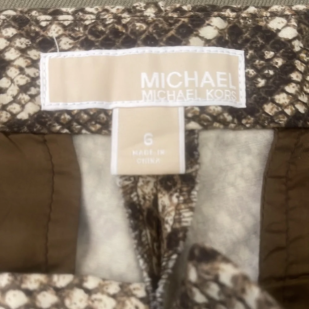 MICHAEL KORS Snake-Print  brown size 6” Women’s Jeans W Pockets front and Back